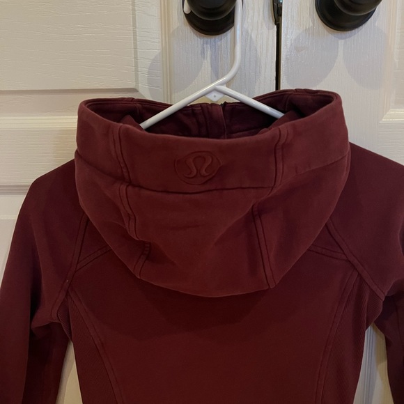 Lululemon Scuba Hoodie III in Bordeaux - Picture 5 of 7